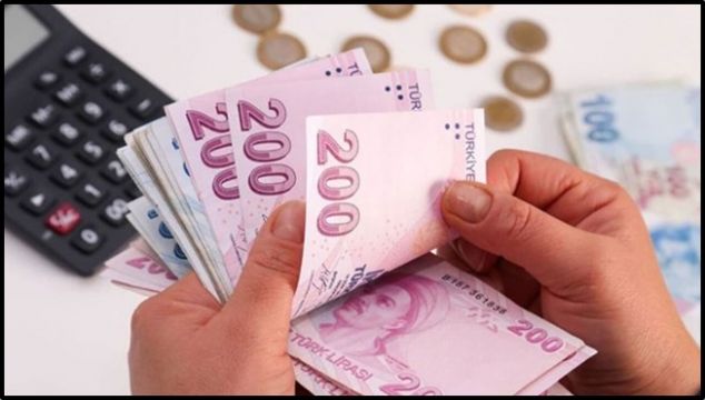 Çalışan emeklinin maaşı kesilecek mi?