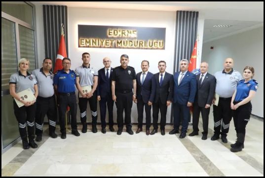 Trakya Üniversitesi Güvenlik Görevlilerine Başarı Belgesi