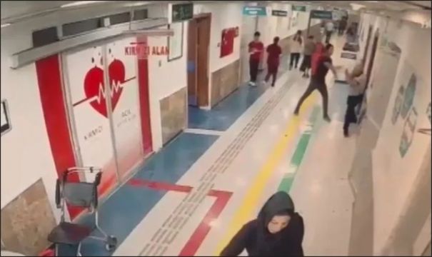 Başhekim yardımcısı ile güvenlik görevlisine saldırı