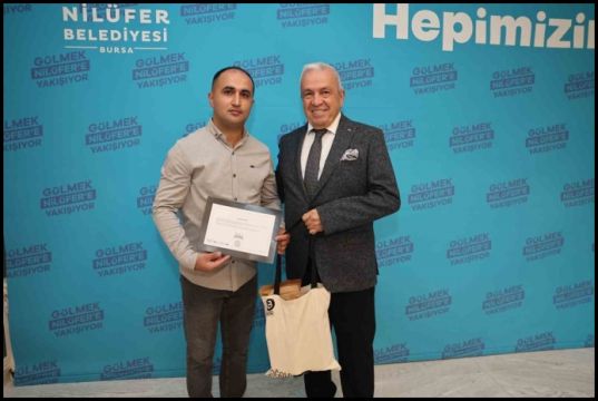 Nilüfer Belediye Başkanı,Sındırgı depreminde örnek davranış sergileyen güvenlik görevlisini ağırladı