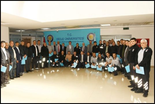 Dicle Üniversitesi’nde Güvenlik ve Destek Personeline Anlamlı Teşekkür